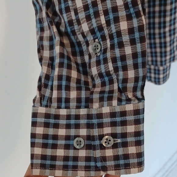 Kirkland Signature Blue and White Casual Button Down Shirt - Picture 4 of 5